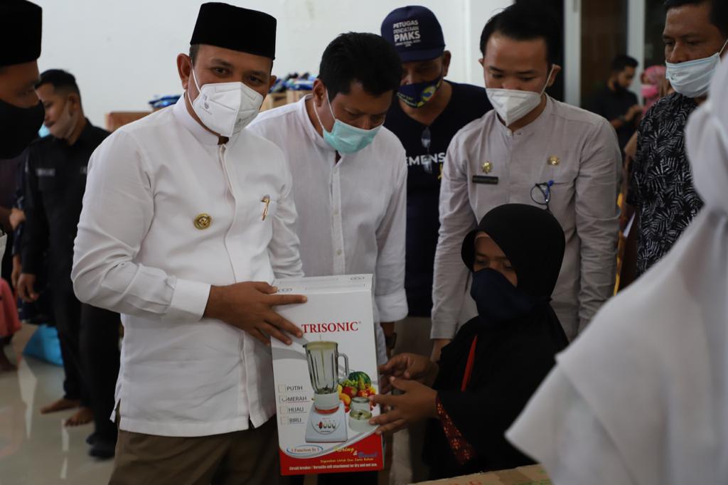 100 Penyandang Disabilitas di Aceh Besar Terima Bantuan Usaha